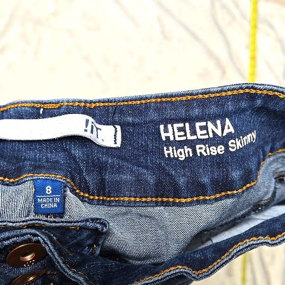 !IT. Jeans - Picture 3 of 6